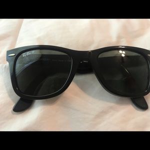 Ray-Ban polarize sunglasses